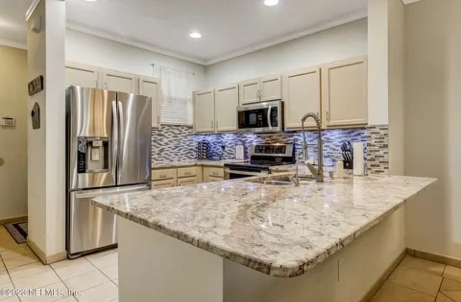 Furnished Finder property 704618_1 photo 11