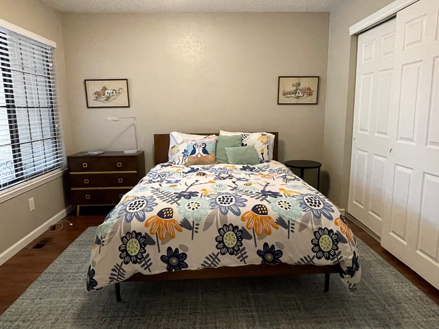 Master Bedroom with Queen Bed