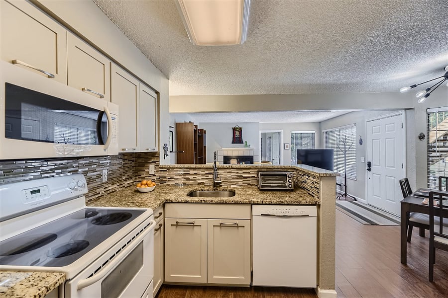 Furnished Finder property 704680_1 photo 13