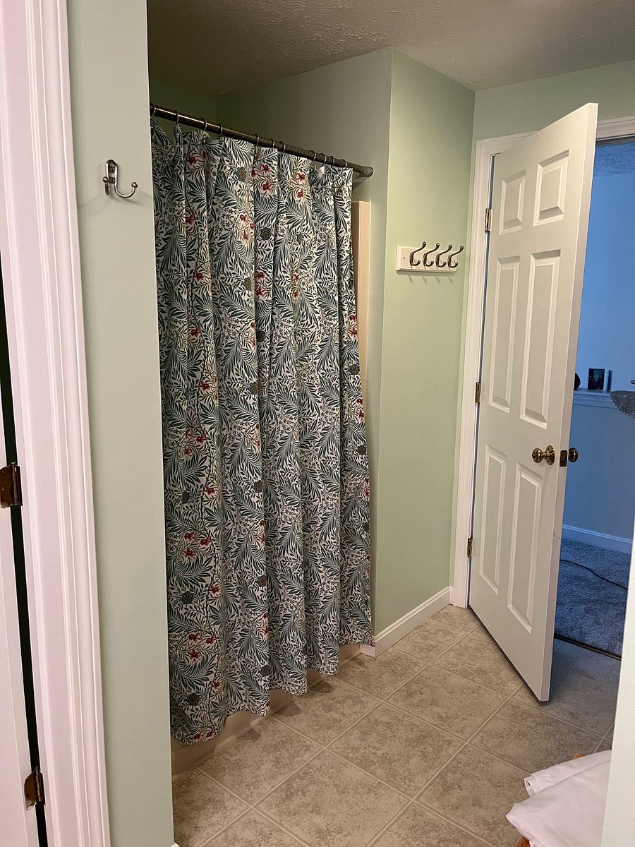 Furnished Finder property 704867_1 photo 6