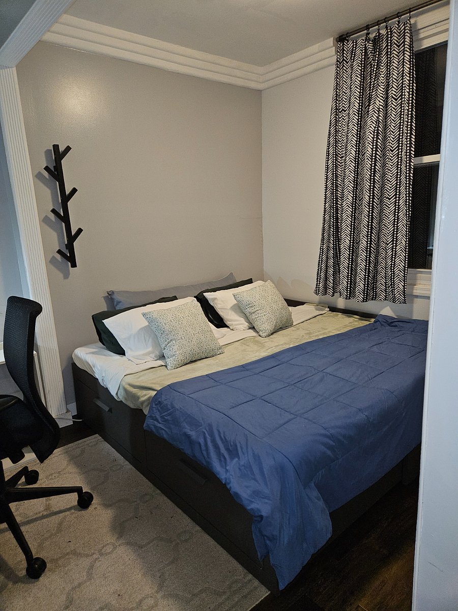 1st Bedroom with double bed