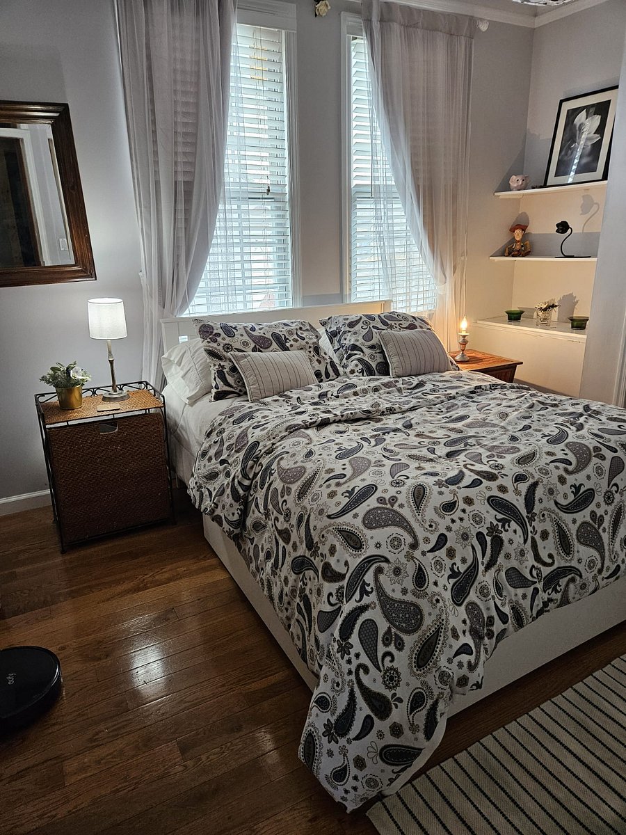 2nd bedroom with a big closet