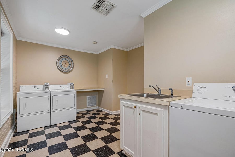 Furnished Finder property 704914_1 photo 11