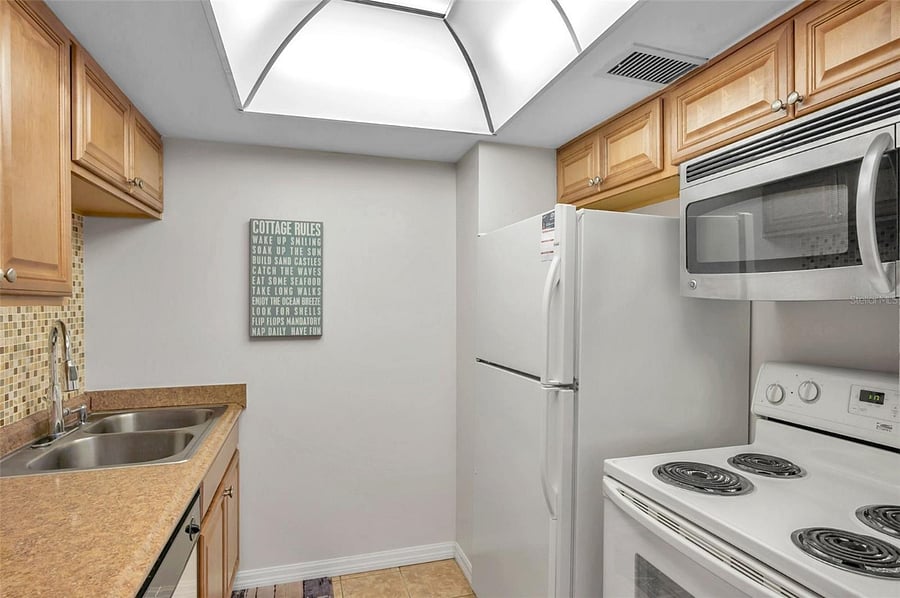 Furnished Finder property 704973_1 photo 11