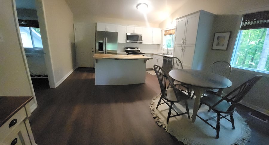 Dining Area & Kitchen