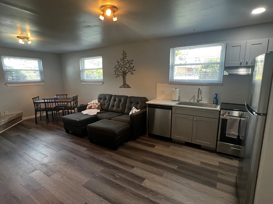 Furnished Finder property 705002_1 photo 2