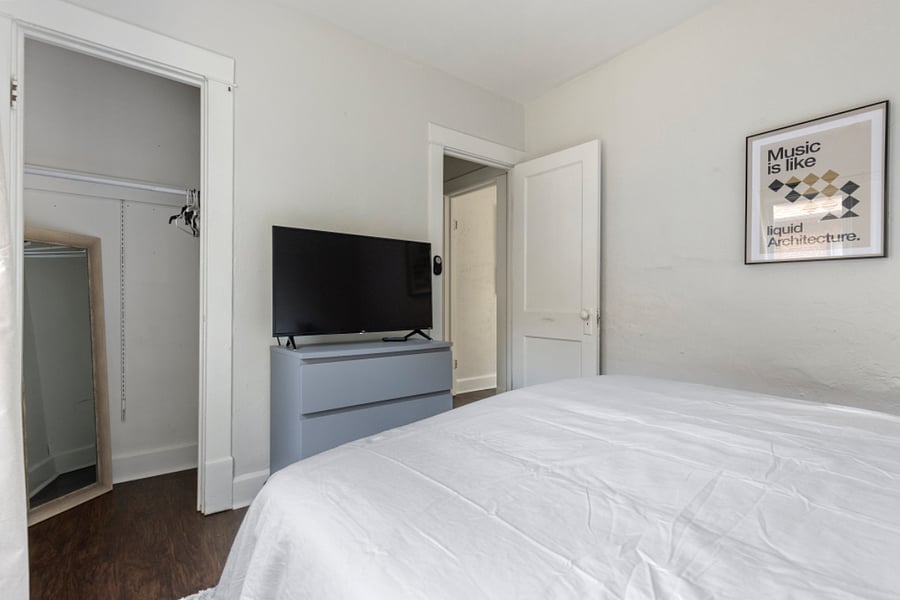 Furnished Finder property 705134_1 photo 17