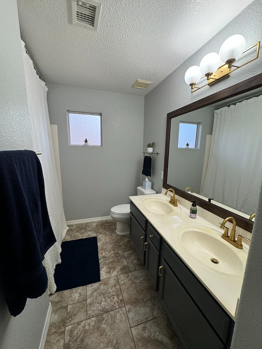 Main bathroom