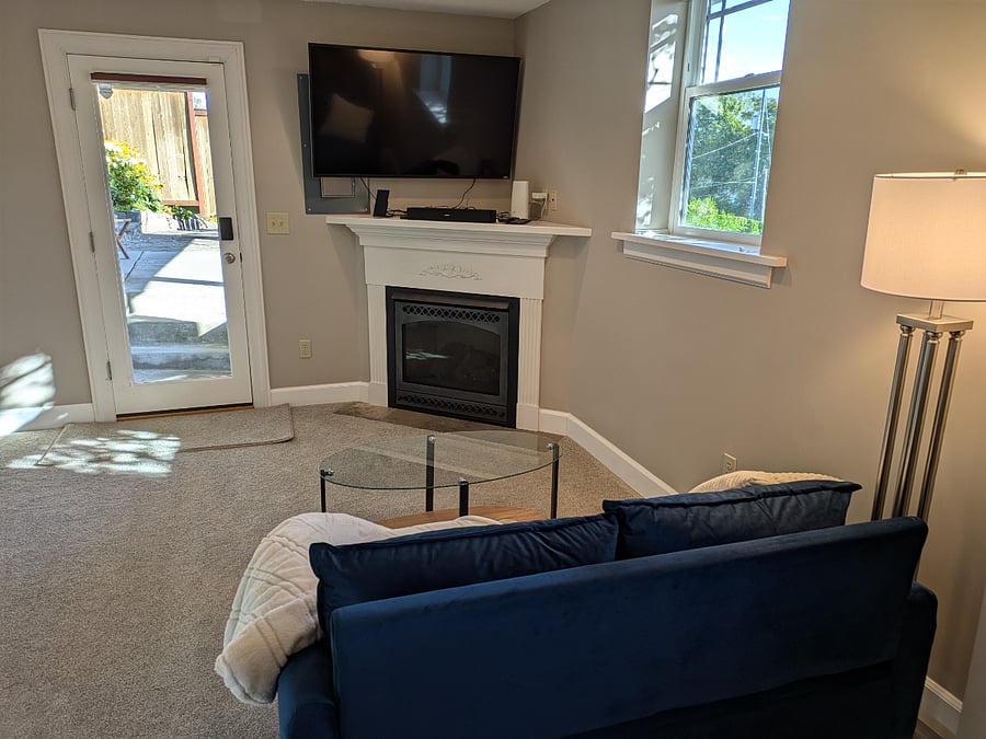 TV, Gas Fireplace