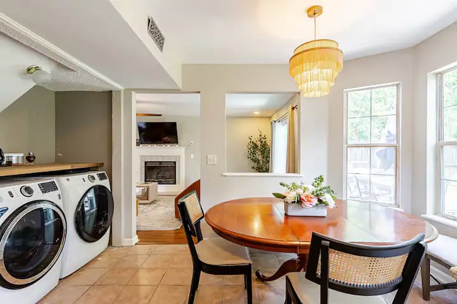 Serve your tasty meals easily at the lovely dining table.