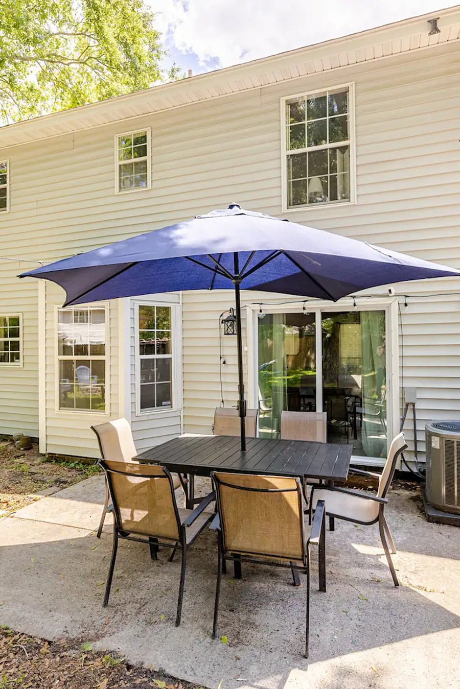 Take pleasure in a delicious al fresco family meal!