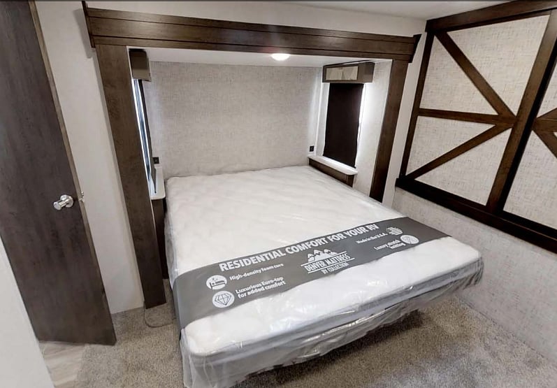 Queen Mattress, Not! a camper mattress 