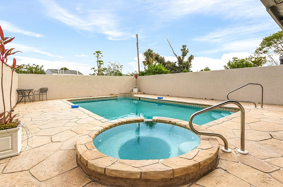 Furnished Finder property 705356_1 photo 3