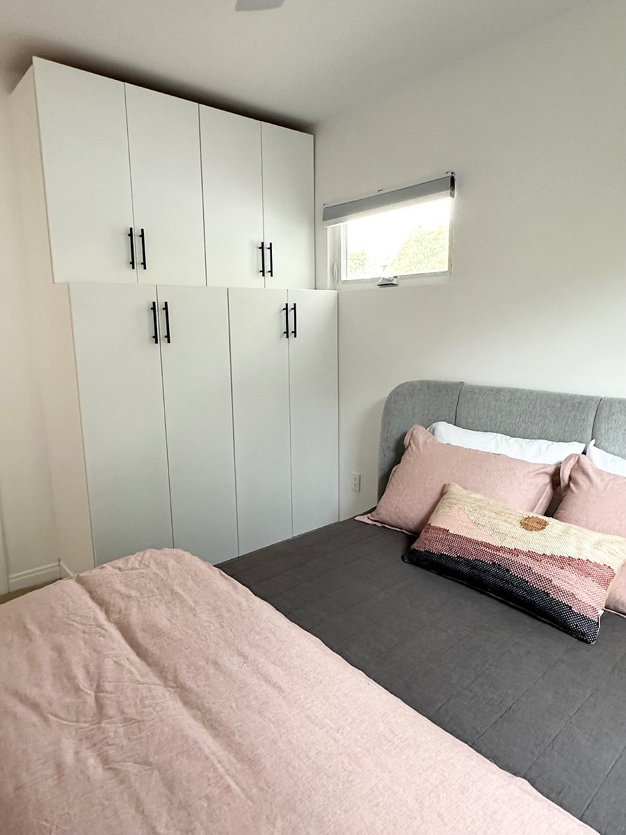 Built in cabinets/closet