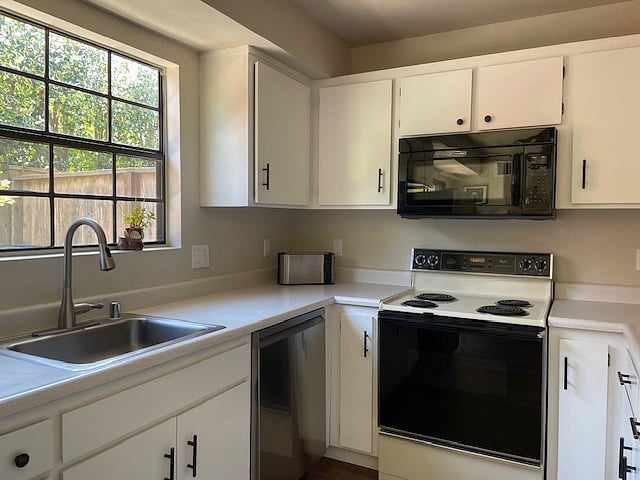 Furnished Finder property 705489_1 photo 11