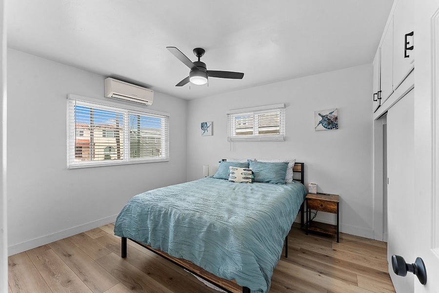 Bedroom (South) 1