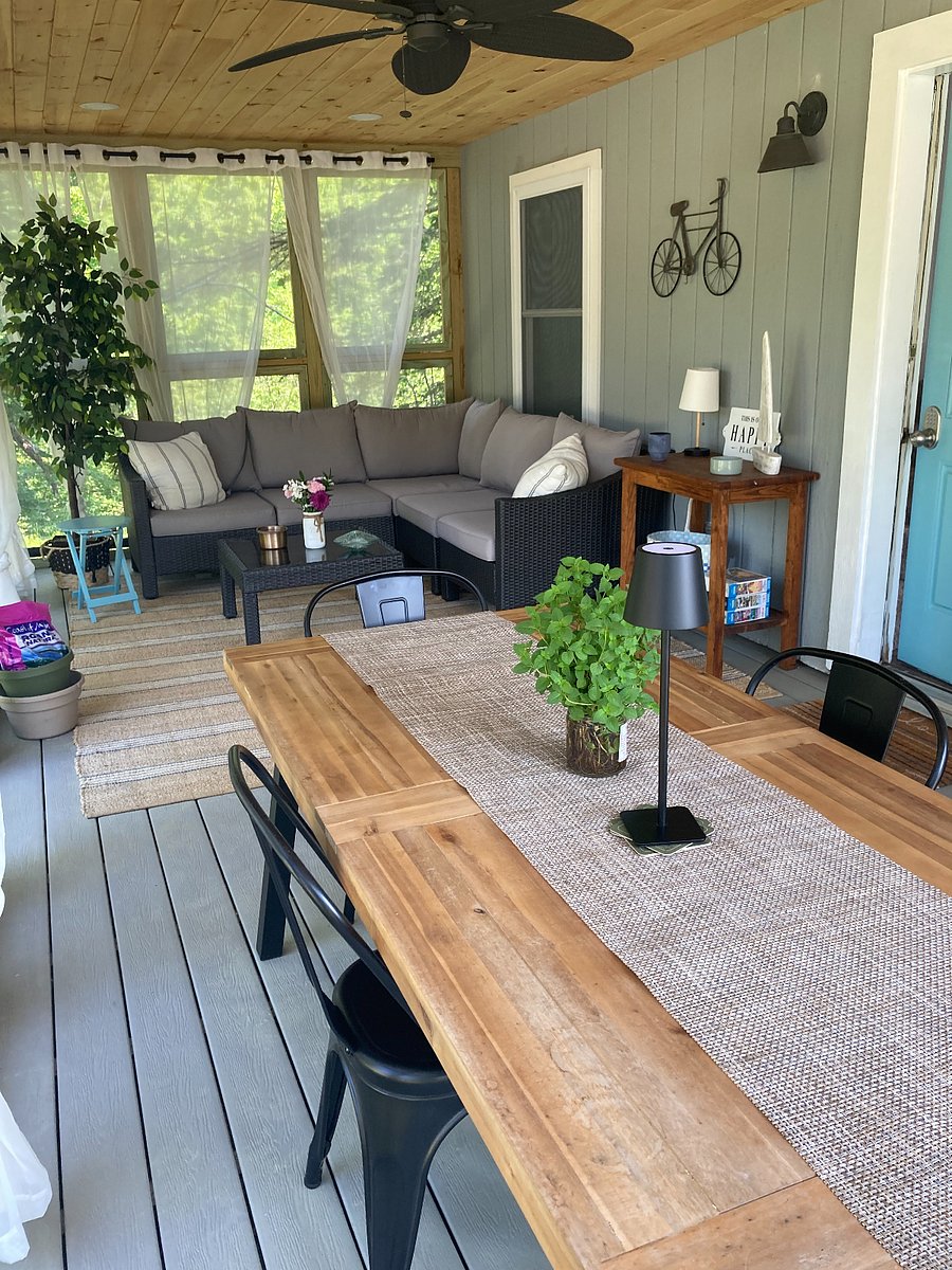 Large Screen Porch