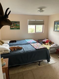 3rd bedroom for twin beds (kids' room)