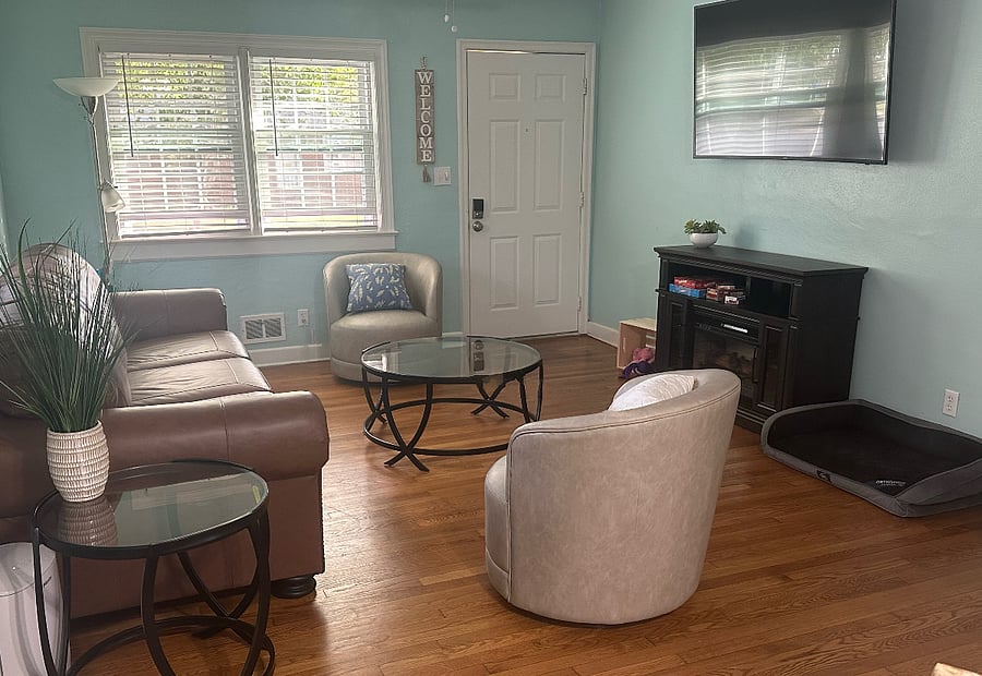 Furnished Finder property 705942_1 photo 3