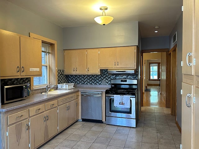 Furnished Finder property 706065_1 photo 5