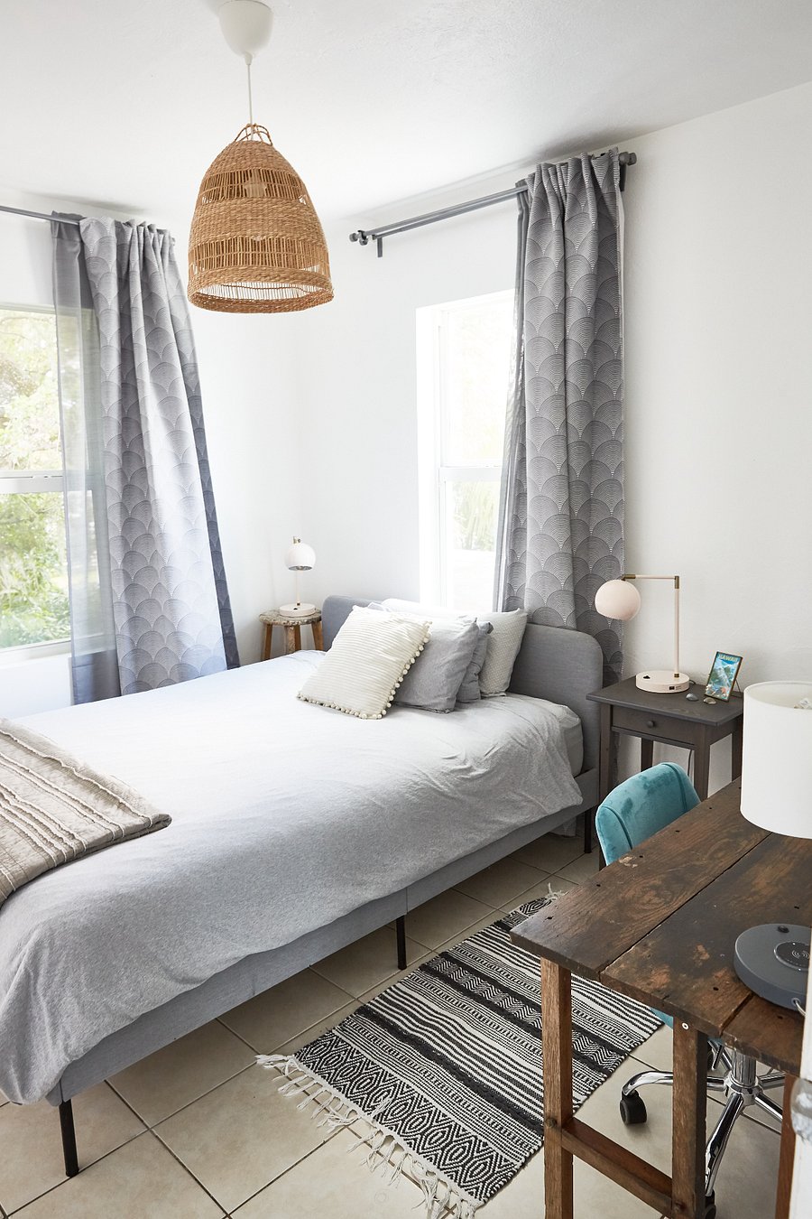 Second bedroom (Queen) with additional desk