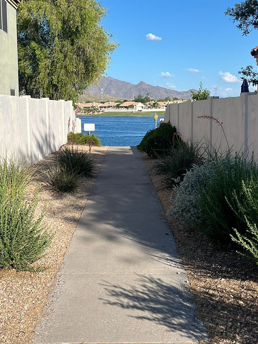 Neighborhood access to North & South Lakes, Starpointe Residents' Club, and shopping center - 10 minute walk.