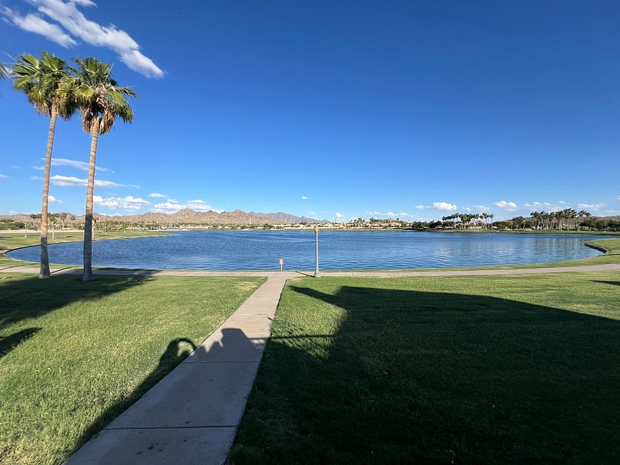 North Lake & Trail - 1-minute walk from the home