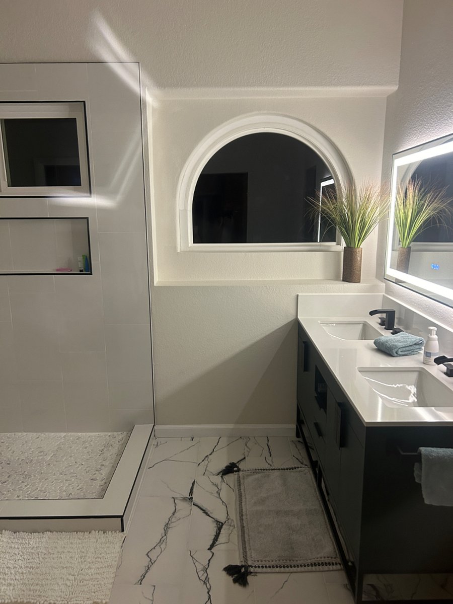 Primary Bath with backyard access