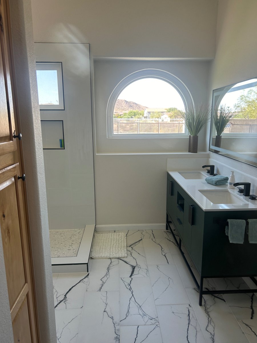 Primary Bath - Dual sinks - daytime view