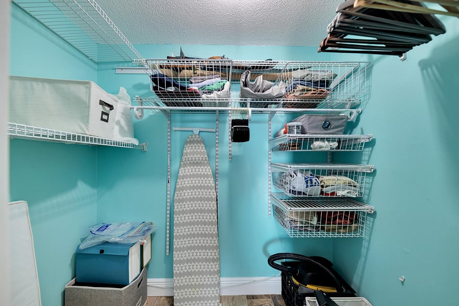 Master with walk in closet