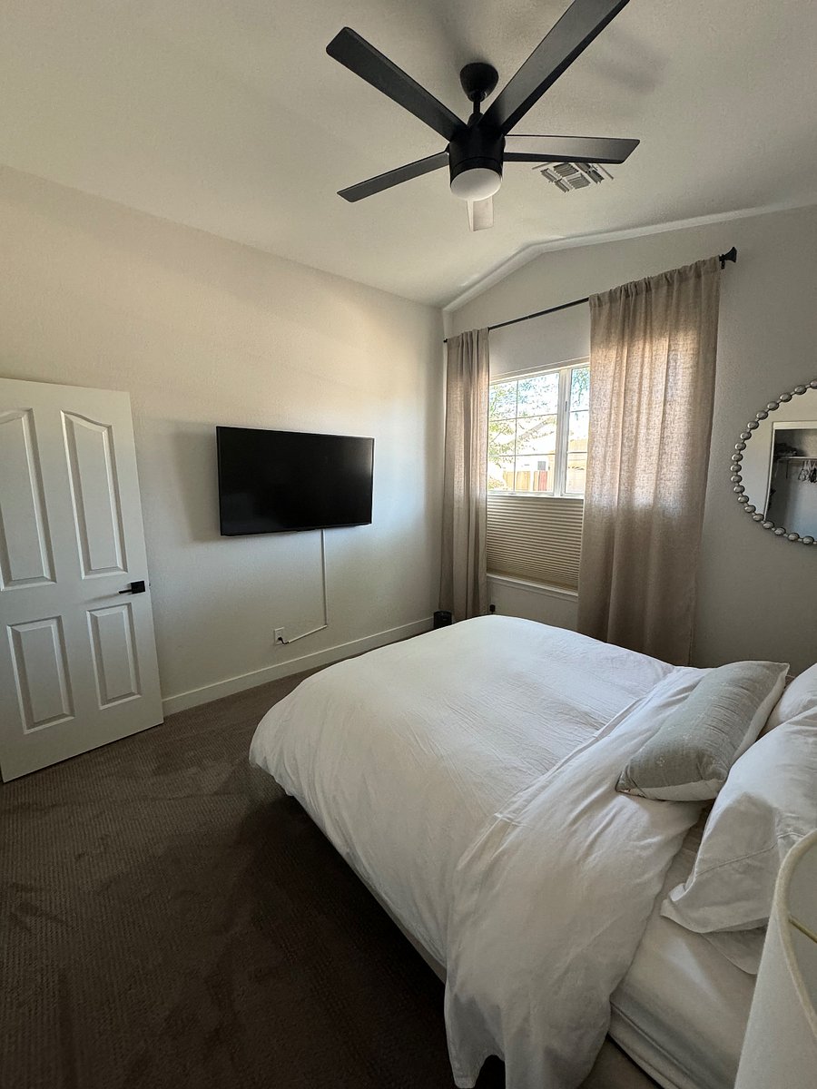 WiFi Smart TV included