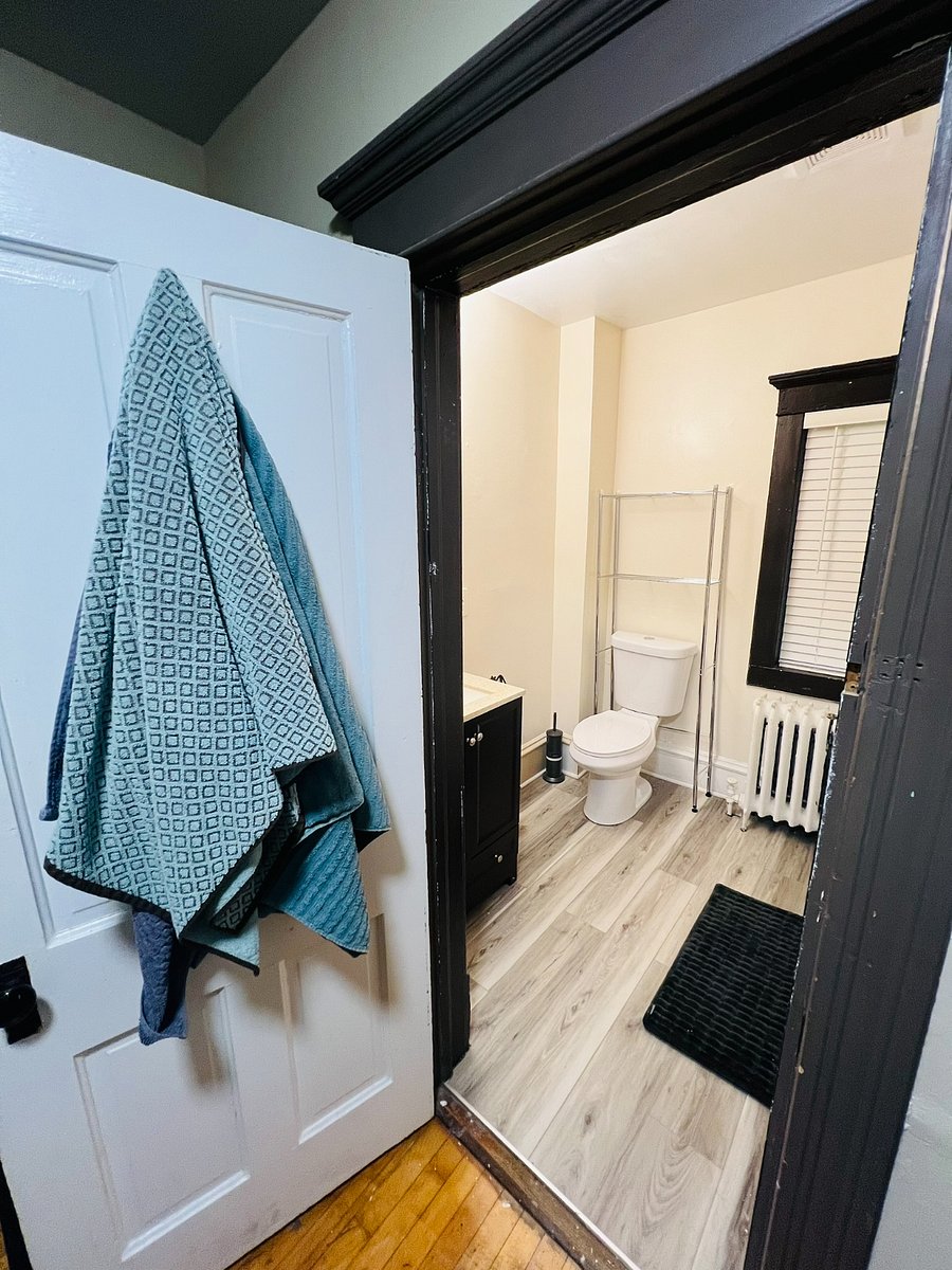 Bath towels, hand towels, and washcloths provided.