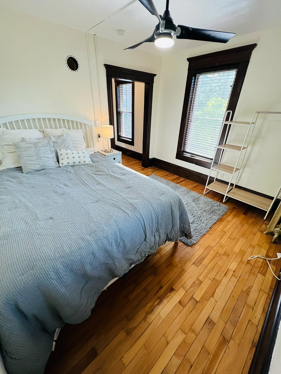 Queen bed