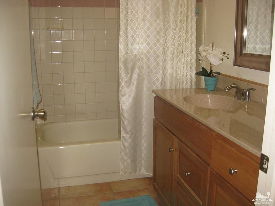 2nd Bathroom