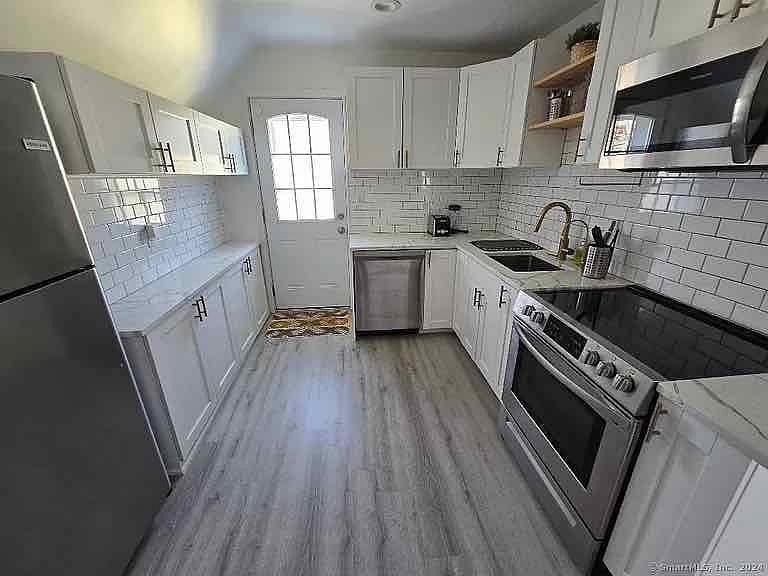 Furnished Finder property 706639_2 photo 3