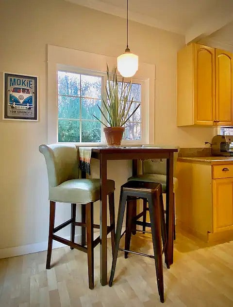 Eating area in kitchen.