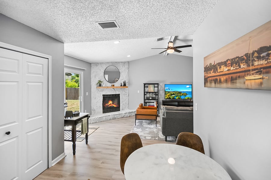 Furnished Finder property 706707_1 photo 8