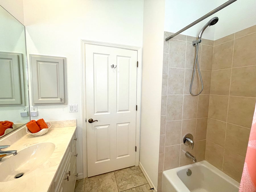 Guest/Hall Bathroom with tub/shower combo