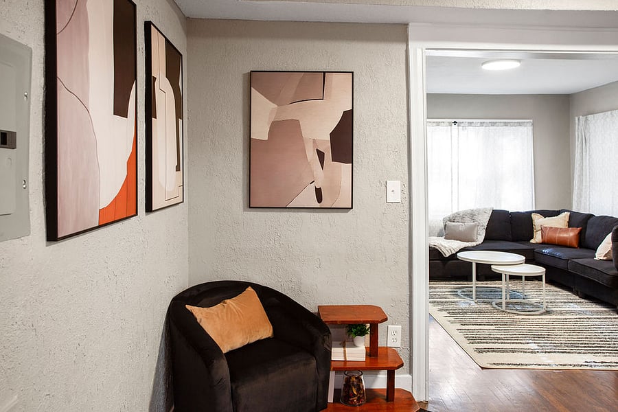 The art throughout the unit is well-thought out and designed to make you fall in love and feel right at home. 