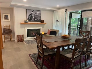 Dining area with seating for 6