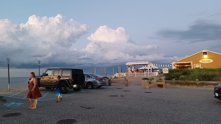 Local beach 7 minutes away. Includes walking trails, playground,  basketball court, restaurants 
