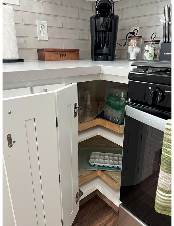 Plastic storage, cutting board, ice tray