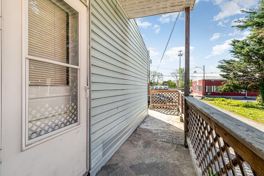 Private off Street entrance to first floor unit