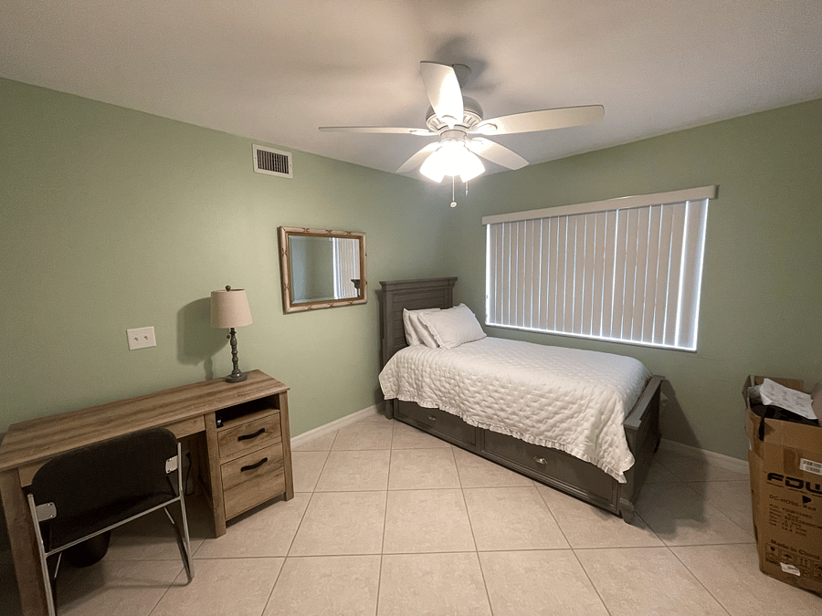 Second bedroom/office