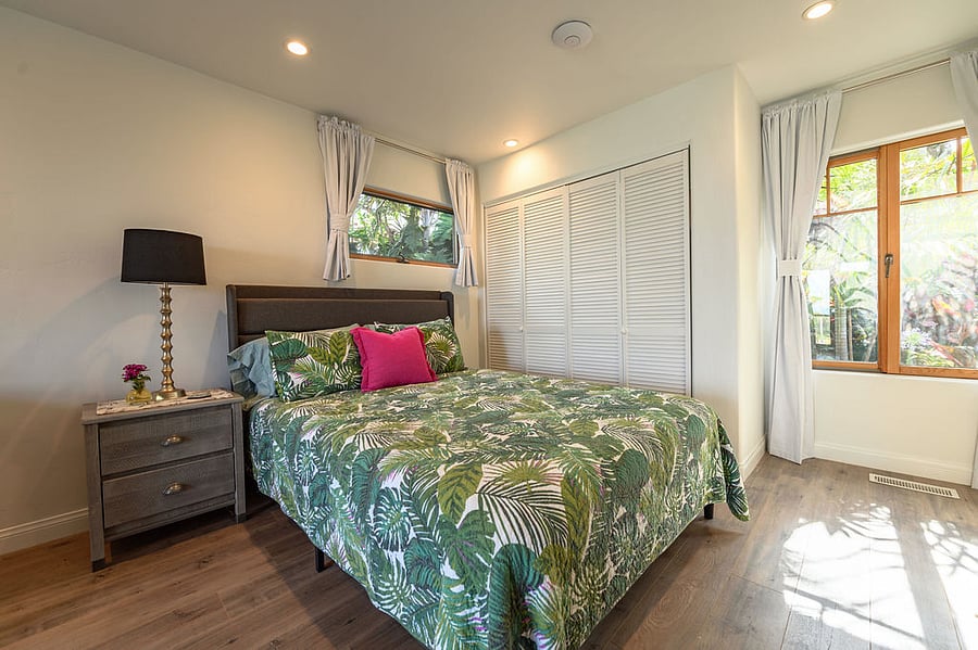 Queen size Bed