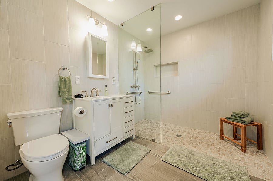 Huge private bath with Rain shower