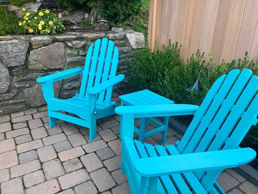 [Backyard] Chairs are out all year long