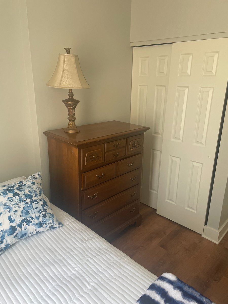 second bedroom with full