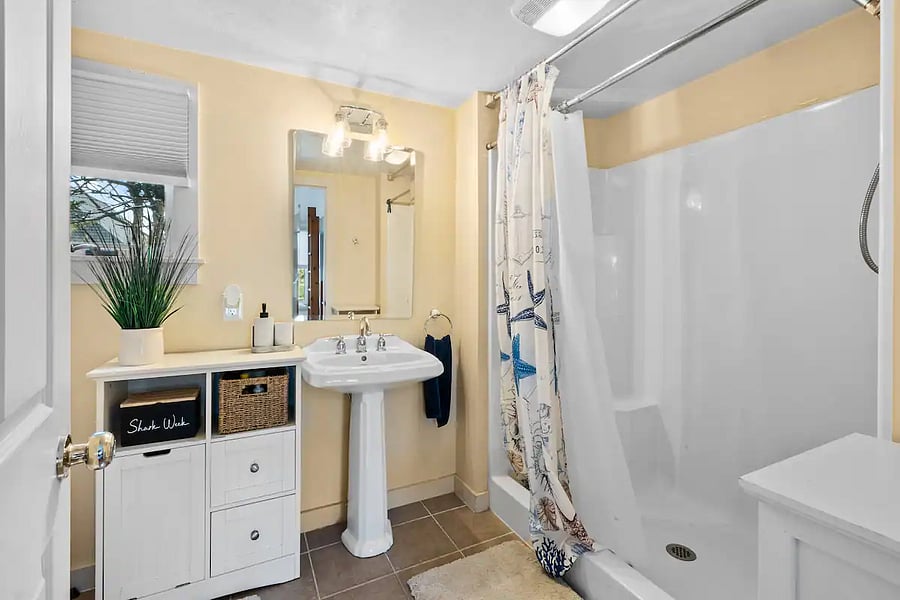 Furnished Finder property 708100_1 photo 27