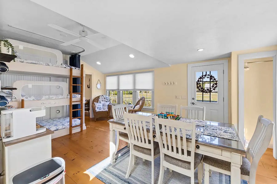 Furnished Finder property 708100_1 photo 14